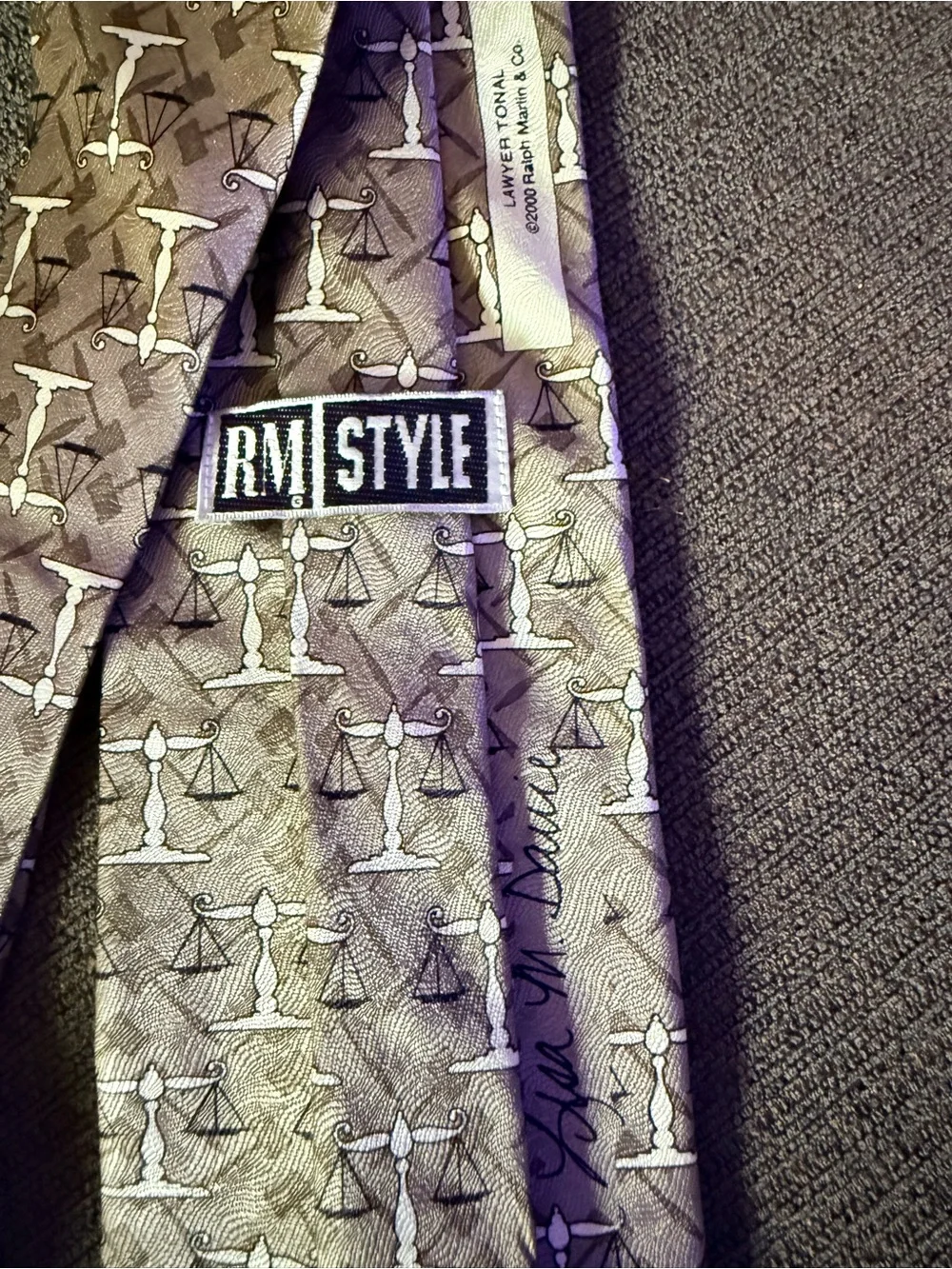 RM Style Men's Beige Patterned Tie - Scales Motif